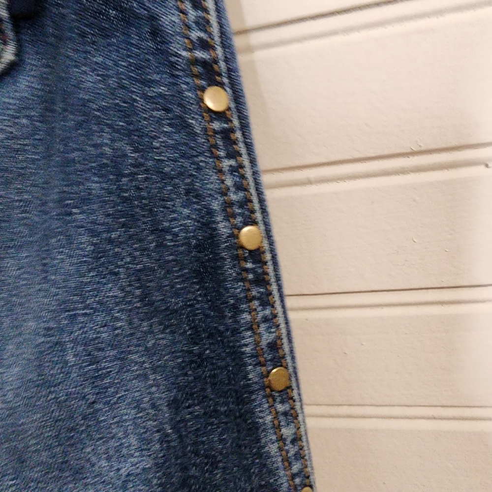 Abercrombie & Fitch Made in USA Studded Denim Mini Skirt Size 4 - Picture 8 of 8